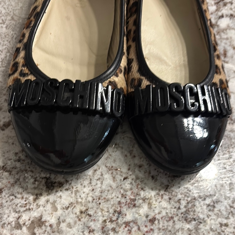 Moschino girls leopard print flats. Sz 33 (1.5- 2)